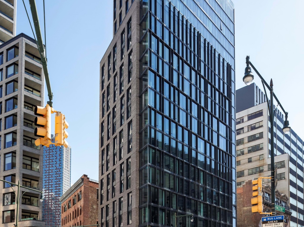 (Petersen Tegl - Kolumba K11) 뉴욕 브루클린, 유리와 밝은 콜룸바브릭이 잘 어우러진 건물